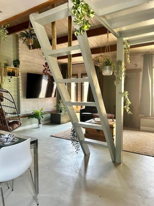 Jungle Style Lodge With Jacuzzi ,Sauna And Garden Near Amsterdam Vijfhuizen Exterior foto